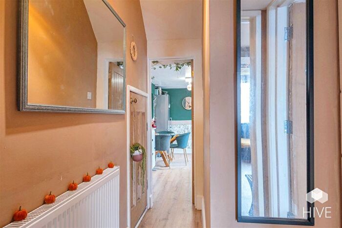 1 Bedroom Flat For Sale In Abbotsbury Road, Weymouth, DT4