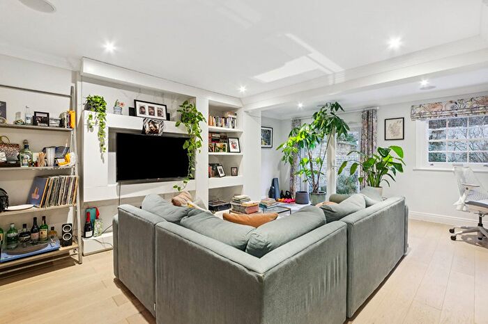 2 Bedroom Flat To Rent In Grantbridge Street, Angel, N1