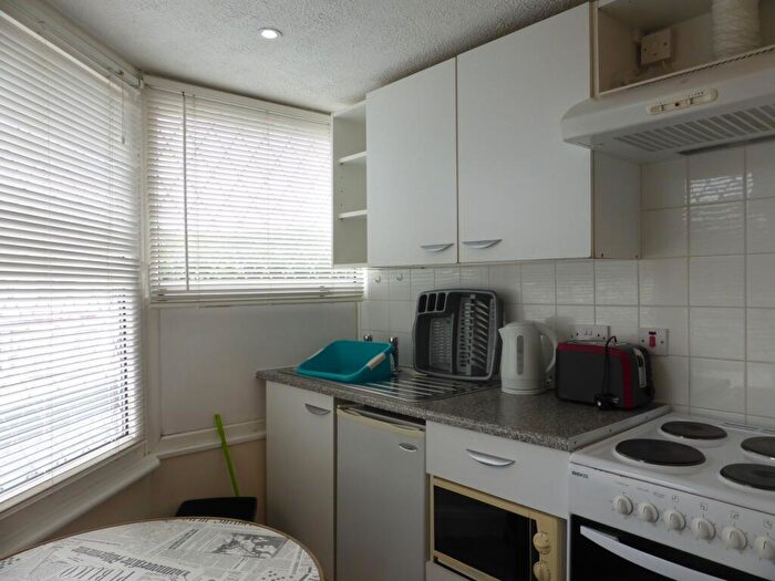Studio To Rent In Boundary Road -, P10