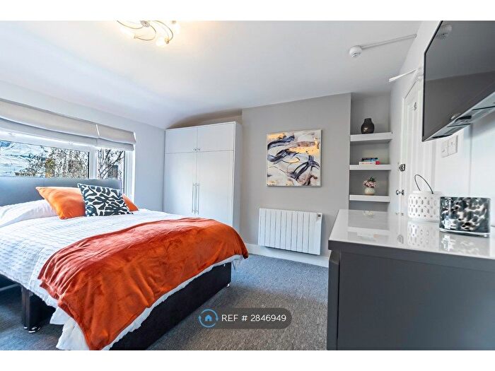 Studio To Rent In London Road, Reading, RG1