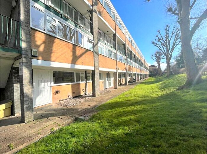 2 Bedroom Maisonette For Sale In North Orbital Road, Denham, Uxbridge, UB9