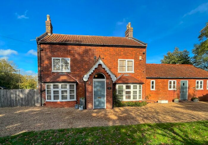 5 Bedroom Country House To Rent In Lugs Lane, Broome, Bungay, NR35
