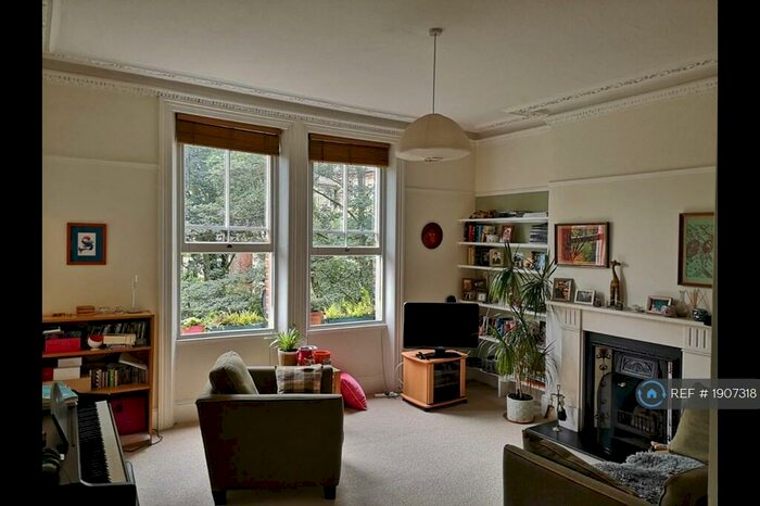 2 Bedroom Flat To Rent In Dalmeny Rd, London, N7