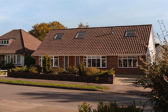 4 Bedroom Detached House For Sale In Grange Close, Merstham, RH1