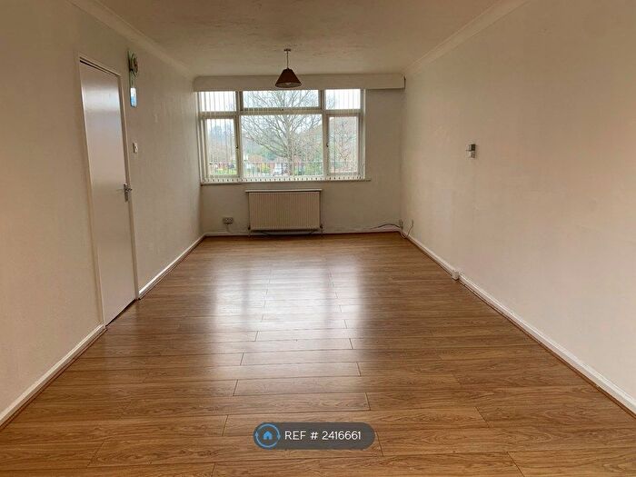 2 Bedroom Maisonette To Rent In Chenies Parade, Amersham, HP7