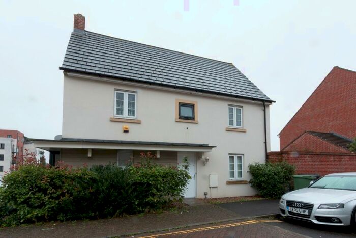 3 Bedroom Detached House To Rent In Sinclair Drive, Basingstoke, Hampshire, RG21