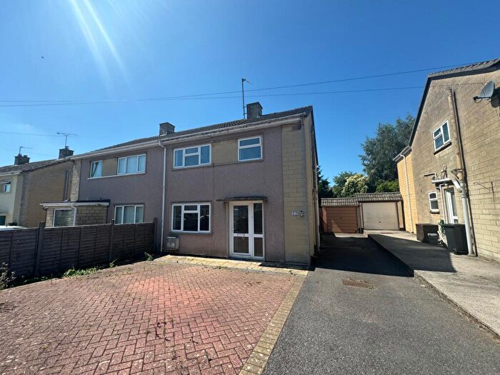 3 Bedroom Semi-Detached House For Sale In Whitestone Road, Frome, BA11