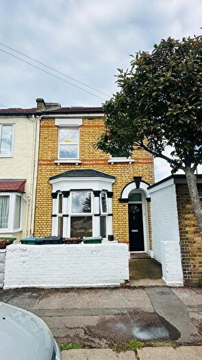 5 Bedroom End Of Terrace House To Rent In Matcham Road, London, E11