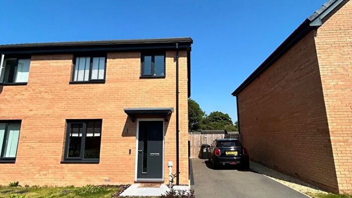 3 Bedroom Semi-Detached House For Sale In Middlesbrough, Middlesbrough, TS8