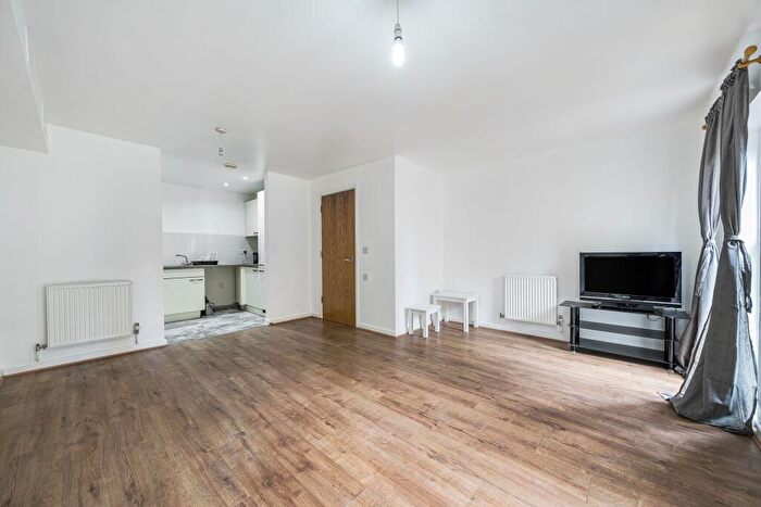 2 Bedroom Apartment To Rent In Chandler Way, Chandler Way, London, SE15