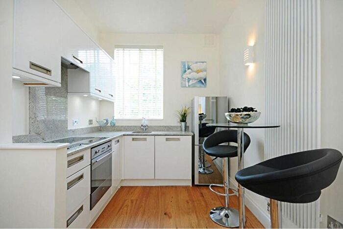 1 Bedroom Flat For Sale In Porchester Gardens, London, W2
