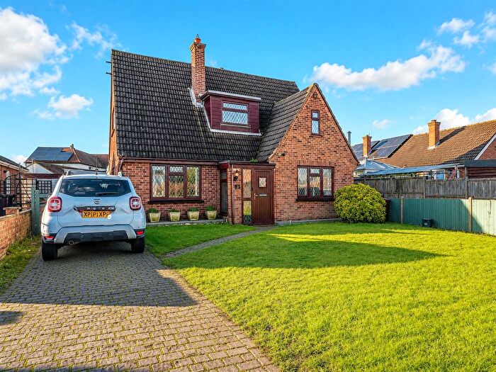 3 Bedroom Chalet To Rent In Alanbrooke Road, Colchester, CO2