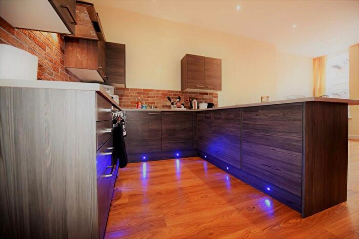 2 Bedroom Flat To Rent In Aire Street, LS1