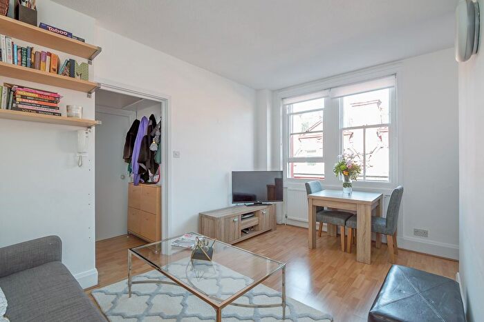 1 Bedroom Flat To Rent In Wendover House, Chiltern Street, Marylebone, London, W1U