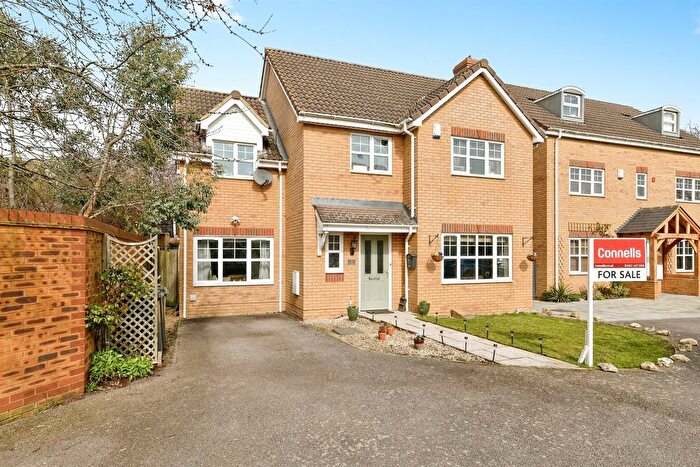 4 Bedroom Detached House For Sale In The Railway, Henlow, SG16