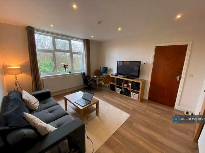 1 Bedroom Flat To Rent In Balbec Avenue, Leeds, LS6