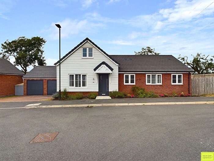 3 Bedroom Detached Bungalow For Sale In Barnetts Way, Lower Pilsley, Lower Pilsley, S45