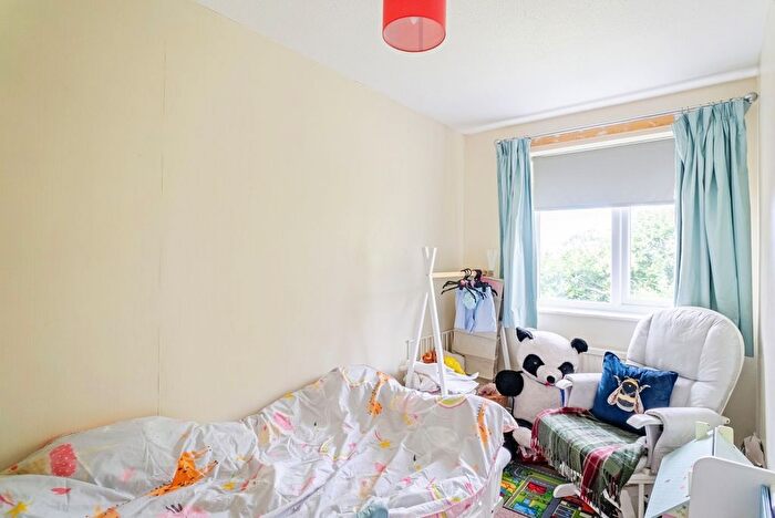 3 Bedroom End Of Terrace House For Sale In Bramhall Rise, Northampton, Northamptonshire, NN5