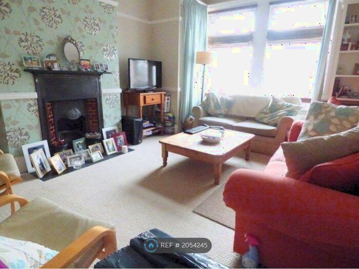 2 Bedroom Flat To Rent In Westborough Road, Westcliff-On-Sea, SS0
