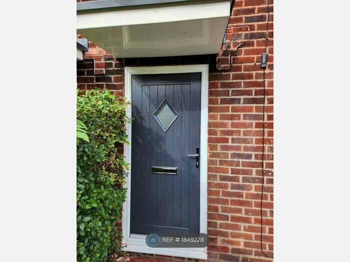 3 Bedroom Semi-Detached House To Rent In Bordale Avenue, Manchester, M9