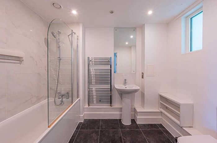 1 Bedroom Flat For Sale In Contessa Court, Isle Of Dogs, London, E14