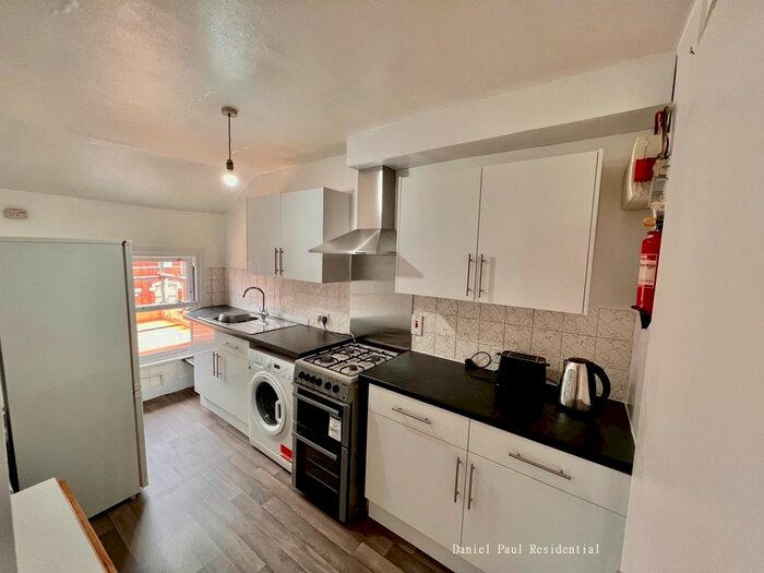 1 Bedroom Flat To Rent In The Grove, London, W5