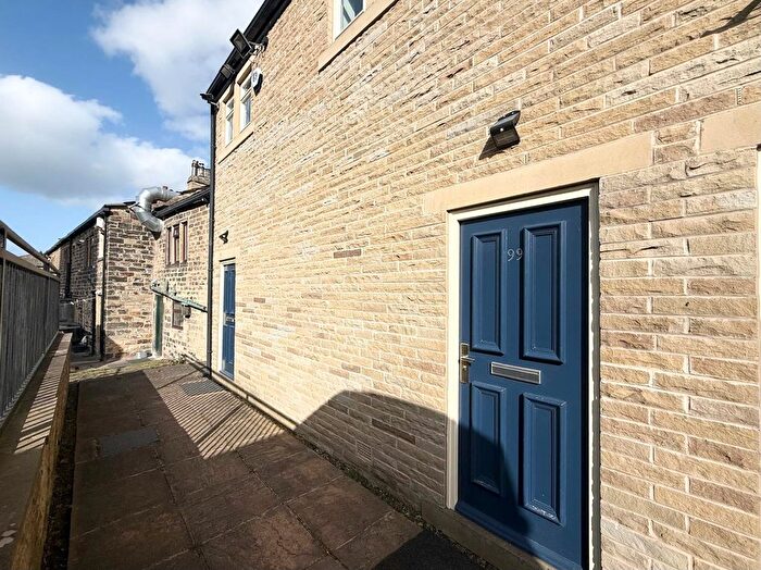 2 Bedroom Maisonette To Rent In Town Street, Farsley, Pudsey, West Yorkshire, LS28
