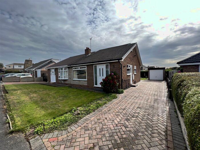3 Bedroom Bungalow To Rent In Cedar Close, Pontefract, WF8
