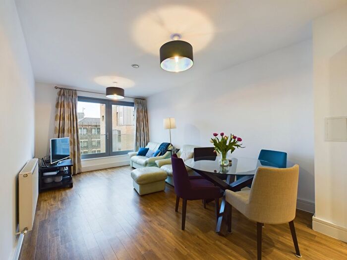 1 Bedroom Flat For Sale In Boleyn Road, London, N16