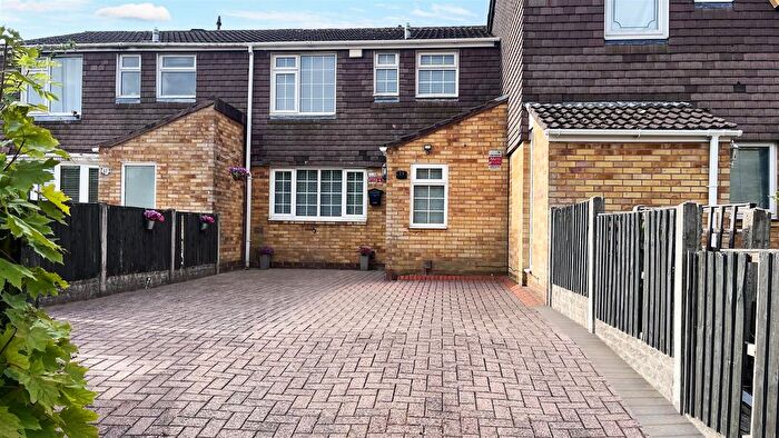 2 Bedroom Terraced House For Sale In Glenroyde, Birmingham, B38