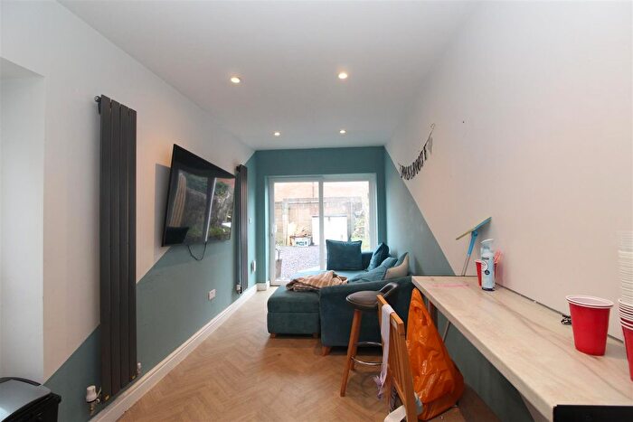 5 Bedroom Property To Rent In Daniel Street, Cathays, Cardiff, CF24