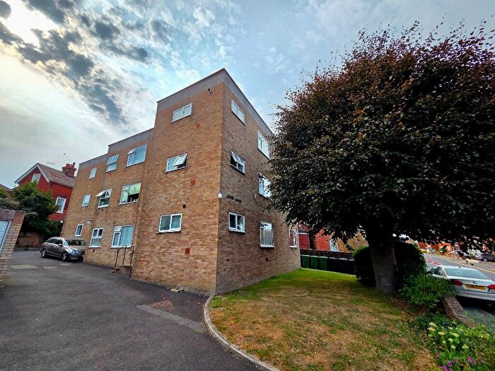 Studio To Rent In Lewes Road, Eastbourne, East Sussex, BN21