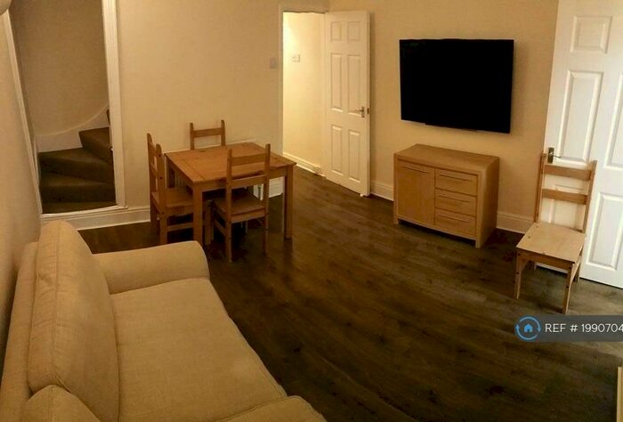 4 Bedroom Terraced House To Rent In Kensington Road, Coventry, CV5