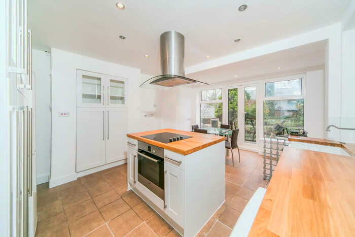 2 Bedroom Terraced House To Rent In Elgar Road, Reading, RG2