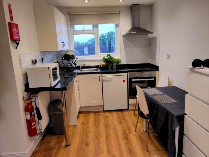 Studio To Rent In Babington Road, London, NW4