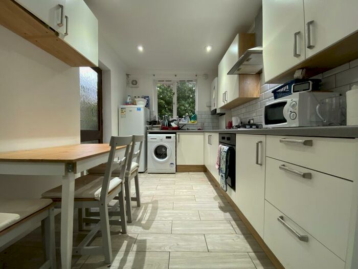 5 Bedroom Terraced House To Rent In Thesiger Street, Cathays, CF24