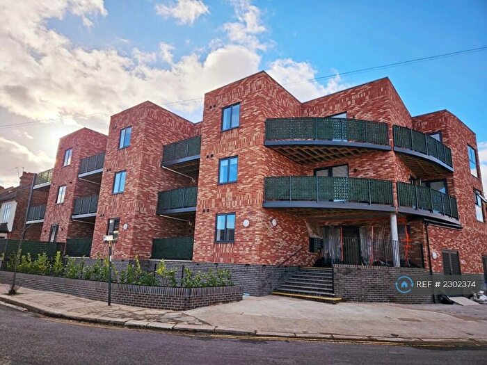 1 Bedroom Flat To Rent In Rosslyn Crescent, Harrow, HA1