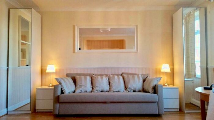 Studio To Rent In Upper Woburn Place, London, WC1H