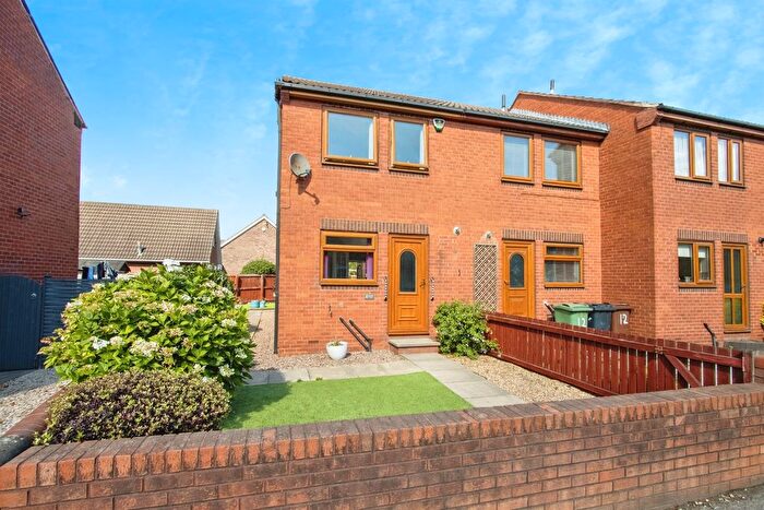 2 Bedroom End Terrace House For Sale In Hopefield Court, East Ardsley, Wakefield, WF3