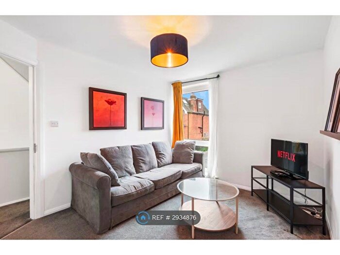 5 Bedroom Terraced House To Rent In Bedford Road, Horsham, RH13