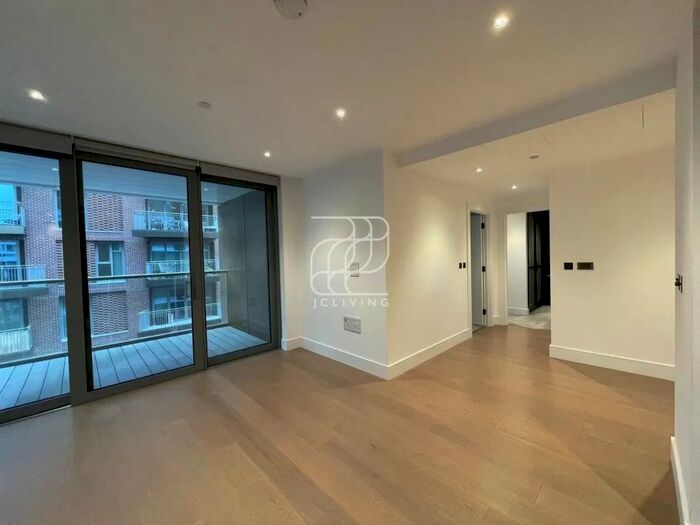 2 Bedroom Flat To Rent In Palmer Road, London, SW11
