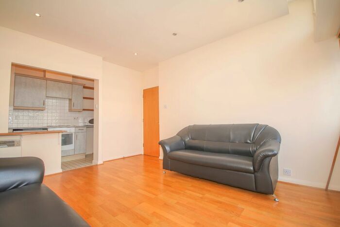 2 Bedroom Flat To Rent In Newington Causeway, London, SE1