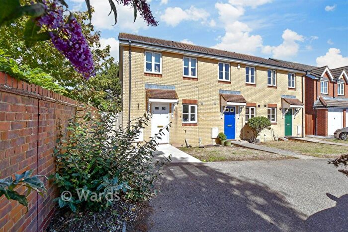 2 Bedroom End Of Terrace House For Sale In Willow Farm Way, Herne Bay, Kent, CT6
