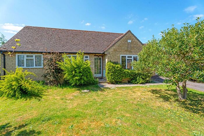 3 Bedroom Detached Bungalow For Sale In Park Farm, Bourton-On-The-Water, GL54