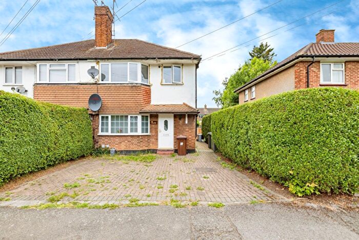 2 Bedroom Maisonette For Sale In Park Avenue, Bushey, WD23