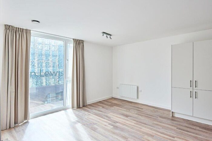 2 Bedroom Flat To Rent In The Wullcomb, Highcross Street, Leicester, LE1