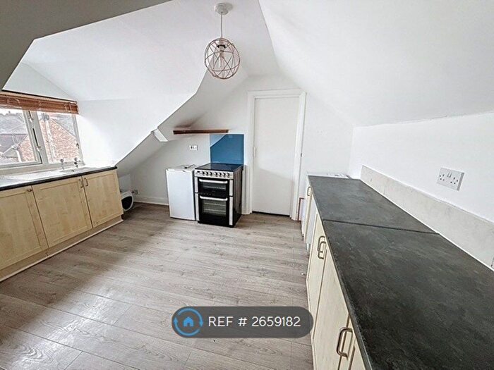 1 Bedroom Flat To Rent In Lee House, Newcastle-Under-Lyme, ST5
