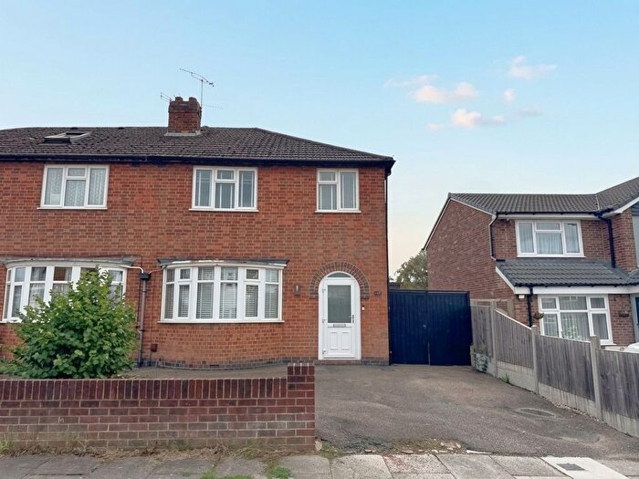 3 Bedroom Semi-Detached House For Sale In Baldwin Road, Leicester, LE2