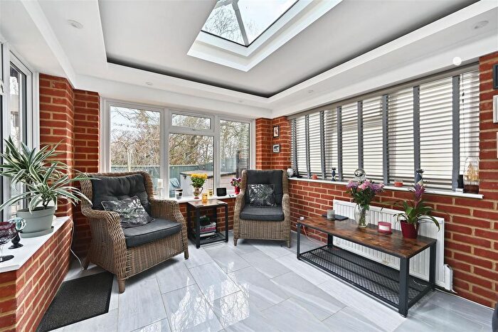 3 Bedroom Property For Sale In Carfax Close, Bexhill-On-Sea, TN39