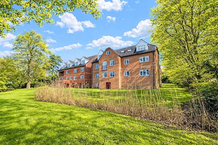 2 Bedroom Flat For Sale In The Waterside, Hellesdon, Norwich, NR6
